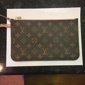 Louis Vuitton Rose Ballerine Neverfull Pochette